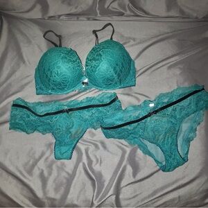 Victoria’s Secret 32D bra and XS panties set lingerie